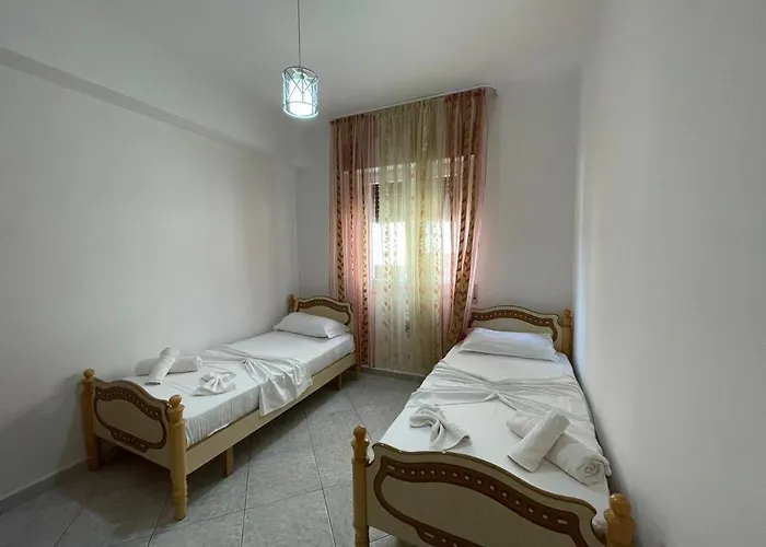 Villa Joli - 120Sqm - 3 Bedroom - 2 Baths House With Yard & Parking In Central Vlore