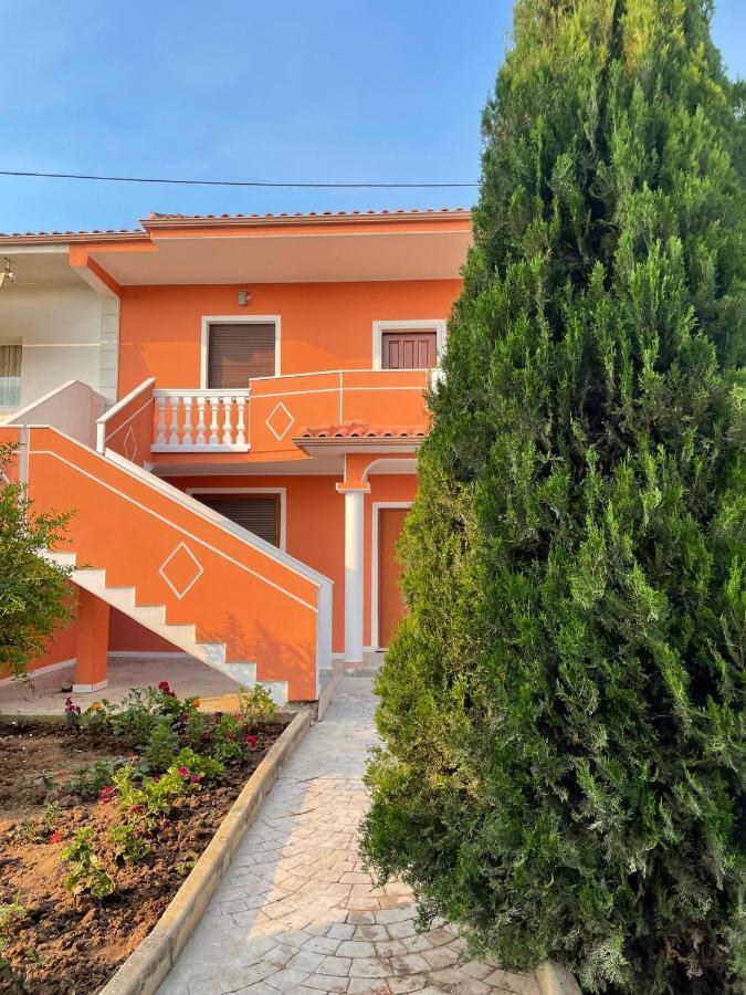 Joli - 120sqm - 3 Bedroom - 2 Baths House With Yard & Parking In